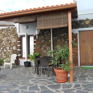 https://casa-anita-valverde-el-hierro.in-canary-islands.com